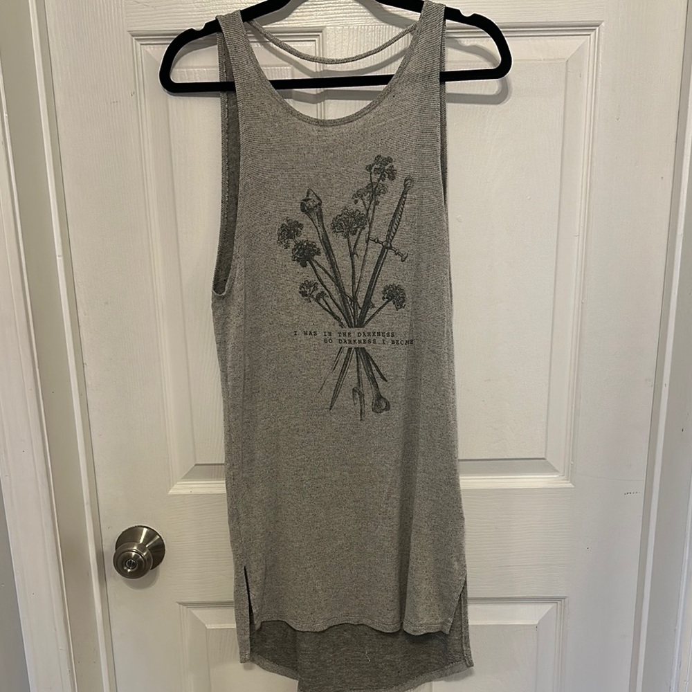 Gray Sleeveless Long and Backless Graphic Tank Top